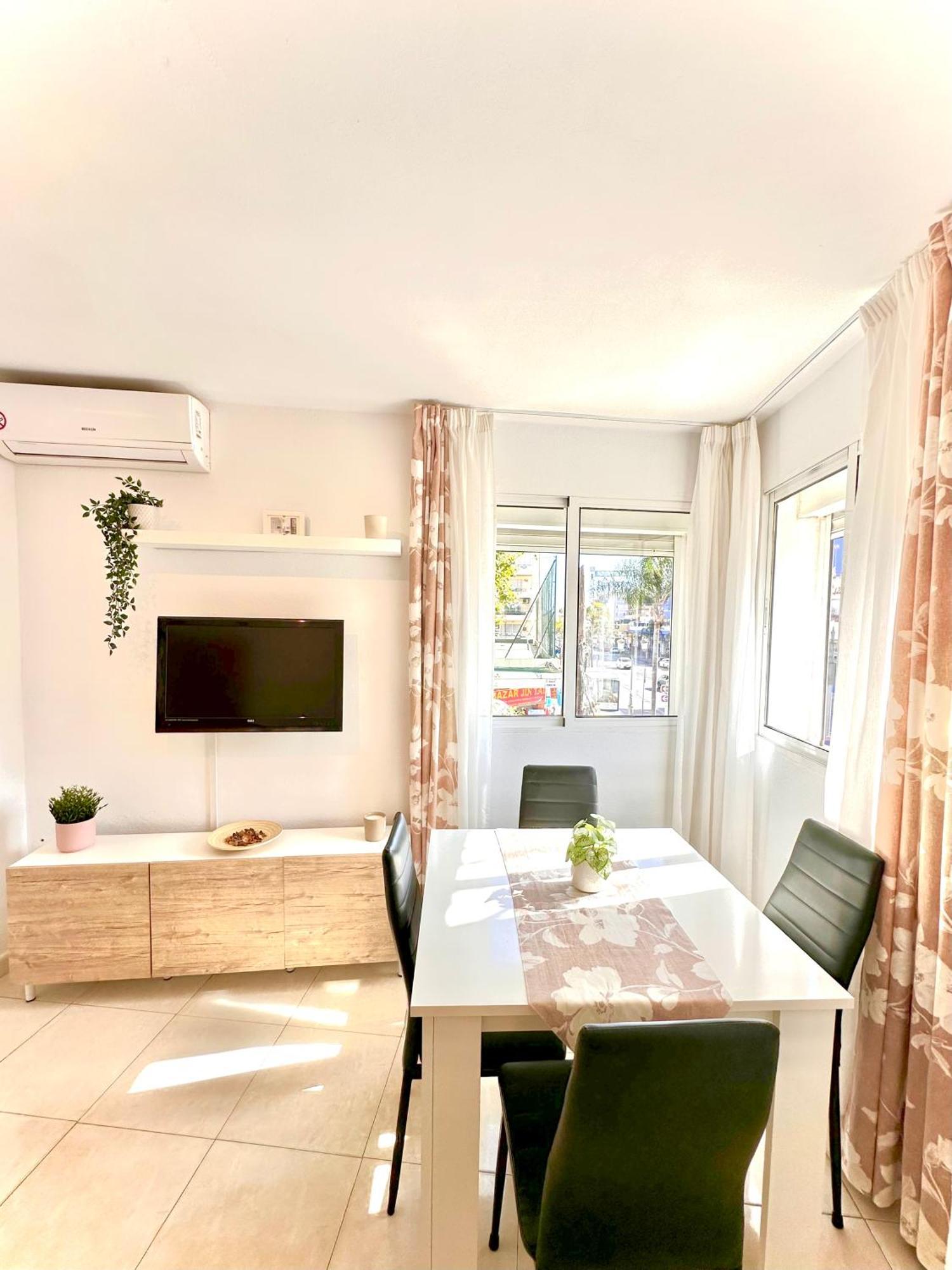 Apartamentos J&K Torremolinos Zewnętrze zdjęcie